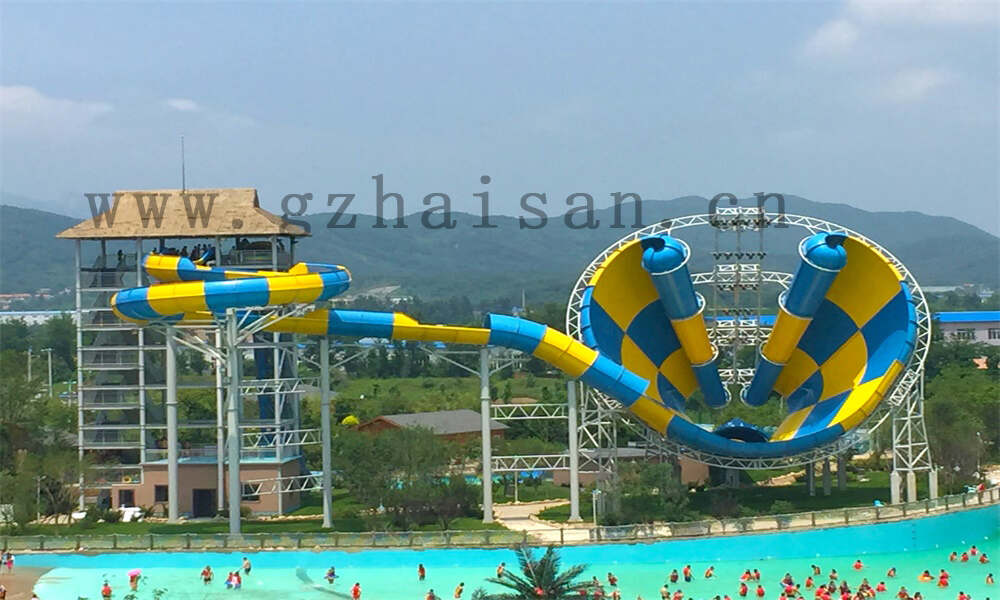 水上乐园设备畅玩,亲子同乐共度欢乐时光